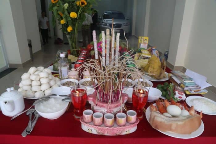Cúng tân gia là một trong những nghi lễ truyền thống